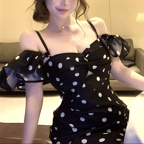 袖フリルドット柄ワンピース（2COLOR）AO1735 – SNACC