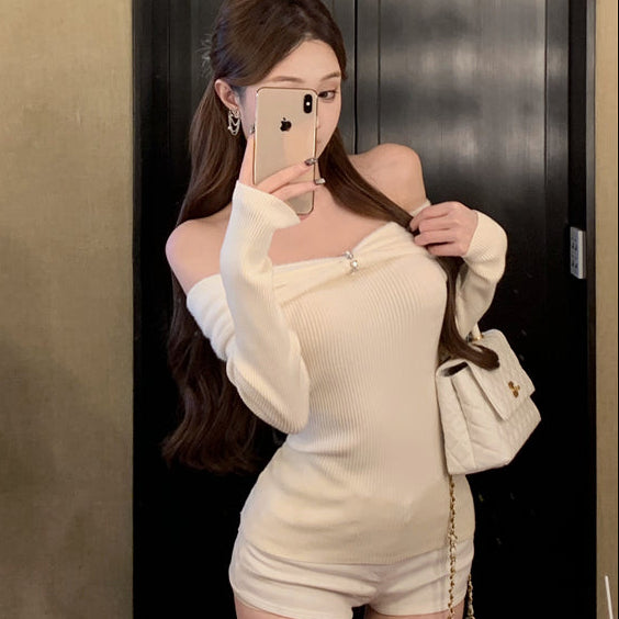 ポイントビジューオフショルニット（2COLOR）AT1395