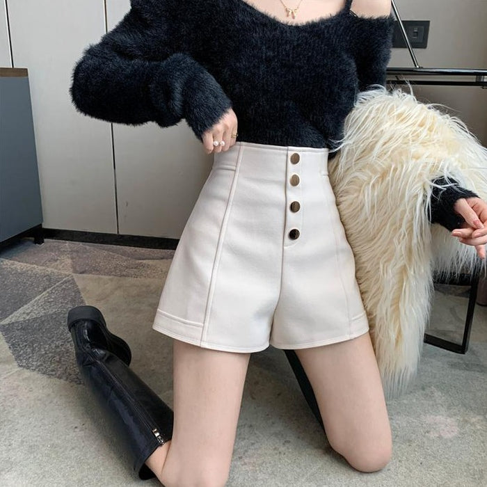 ホワイトショートパンツ ボタン付き 15vljZ3wjbpi3DhPwNS-